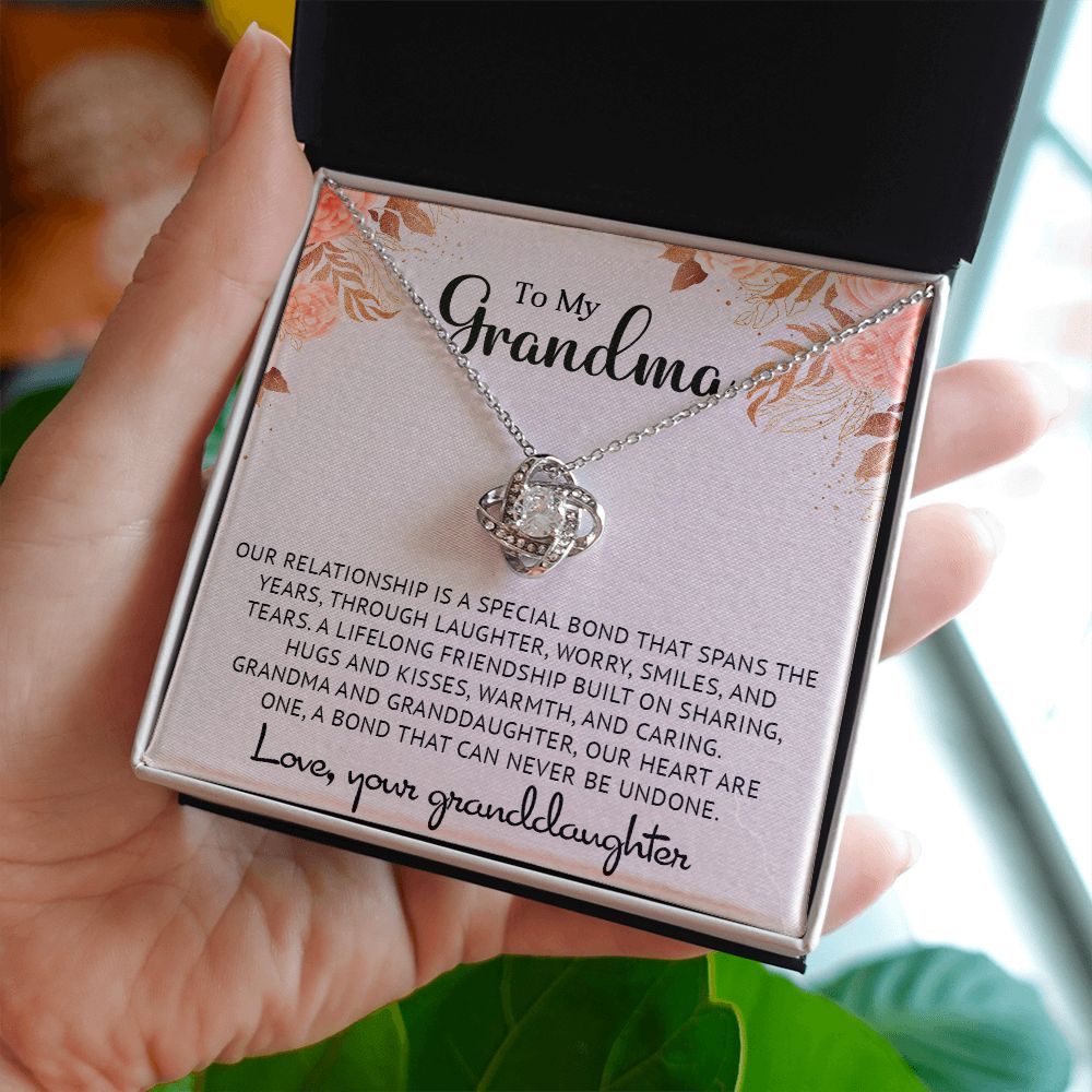 grandma Love Knot/Etsy